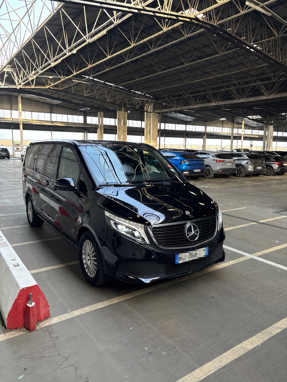 Black Mercedes-Benz EQV used for private chauffeur journeys